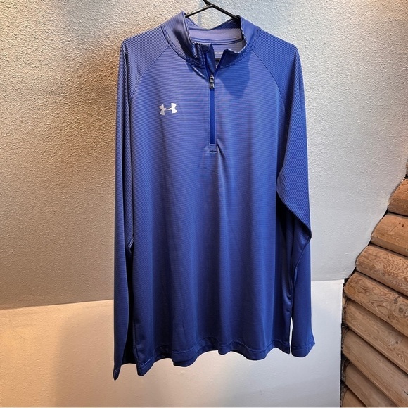 NWOT UNDER ARMOUR 1/4 Zip Loose Heatgear Poly Shirt.2XL. BLUE STRIPES